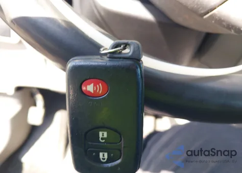 2015 Toyota Prius V Three z USA, uszkodzony, nr VIN JTDZN3EU2FJ024633